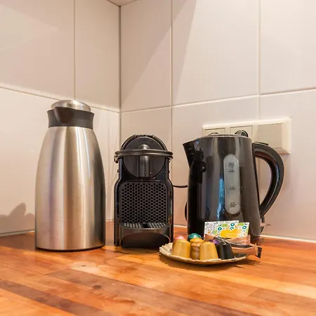 W Free Parking, View & Space Фермерский дом Бокстел