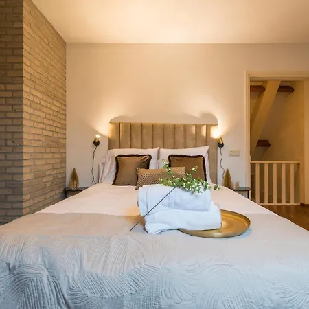 W Free Parking, View & Space Фермерский дом Бокстел