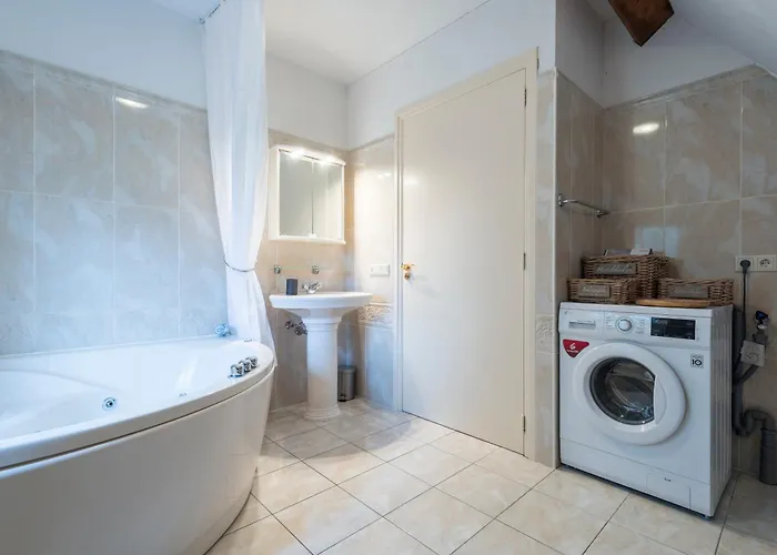 W Free Parking, View & Space *