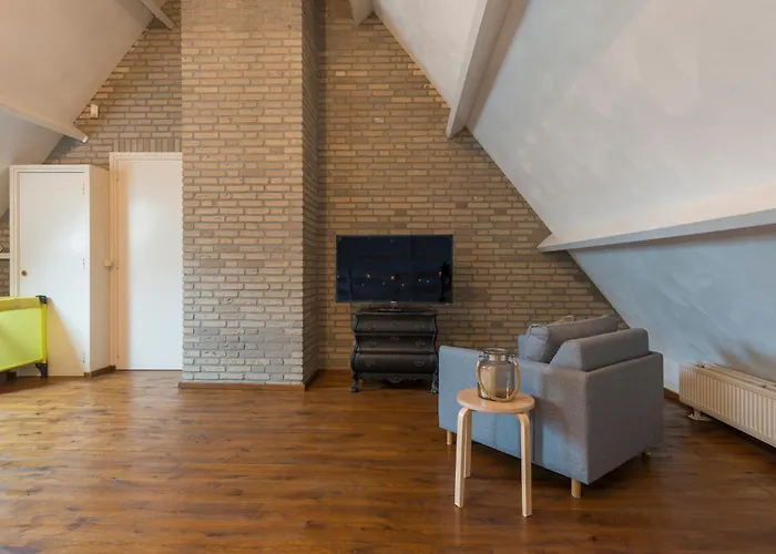 W Free Parking, View & Space Фермерский дом *