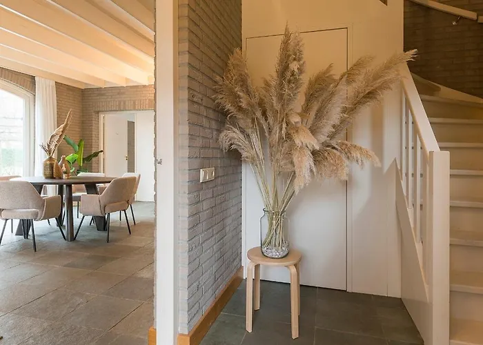 W Free Parking, View & Space *