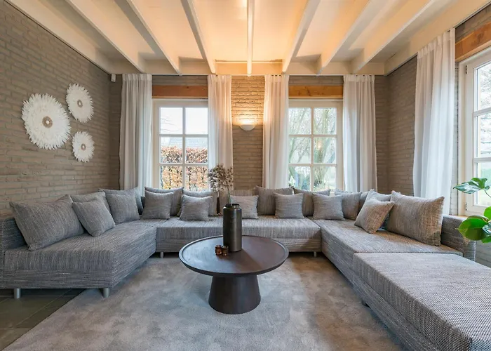 W Free Parking, View & Space