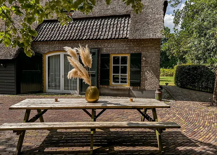 W Free Parking, View & Space Фермерский дом *