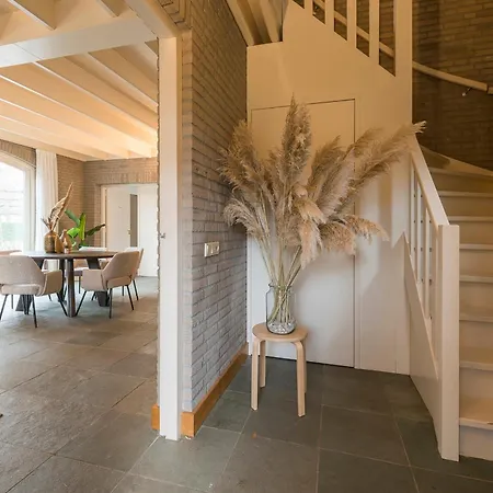 W Free Parking, View & Space *